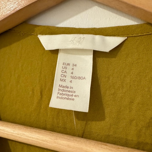 NWOT H&M Front Pocket Blouse Size 4 - Picture 5 of 5